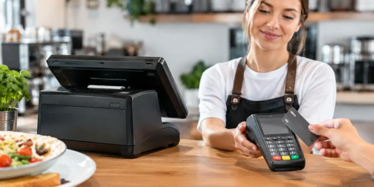 Kasa fiskalna czy terminal POS w gastronomii?